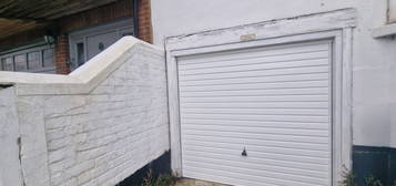 Parking/garage to rent in Stanley Road, Deal CT14