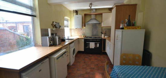 4 bedroom terraced house