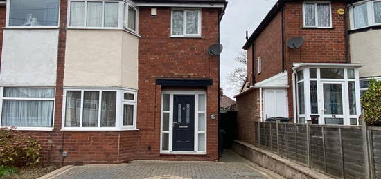 3 bed semi-detached house to rent