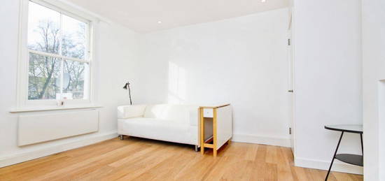 Flat to rent in Holloway Road, London N7