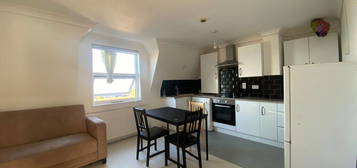 Flat to rent in Exchange Building, High Street, Barnet EN5