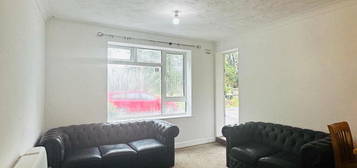 2 bed flat to rent