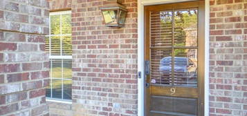 106 Leigh Ln Apt 9, Starkville, MS 39759