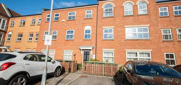 2 bedroom ground floor flat