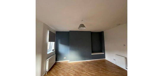 2 bed flat to rent