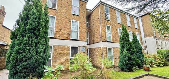 Flat to rent in The Greenway, Cowley, Uxbridge UB8