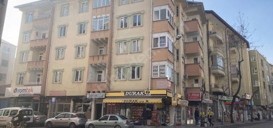 SAHİBİNDEN Çarşı Merkezde Satılık Köşe ve Ferah 2+1 Daire