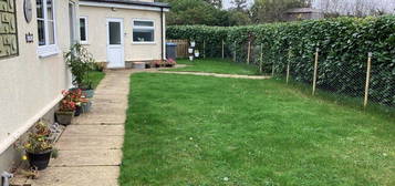 2 bed semi-detached house to rent