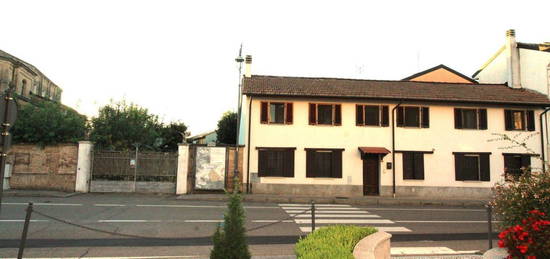 Casa indipendente in vendita in via Ferraris, 23