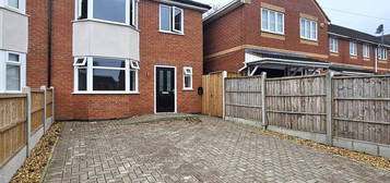 3 bedroom semi-detached house