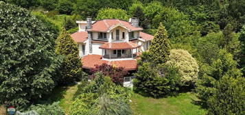 Beykoz Kll & Havuzlu Site inde, 500 m2 4 Katl Mstakil Villa %