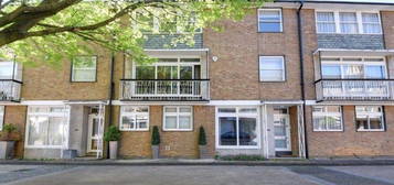 Terraced house to rent in Albany Street, London NW1