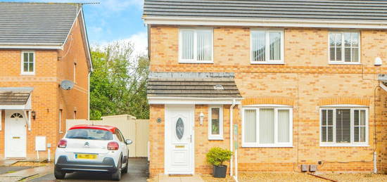 3 bed semi-detached house for sale