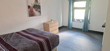 Room to rent in Waterloo Road, Stoke-On-Trent ST6