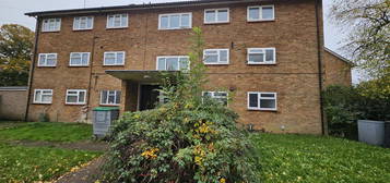 Flat to rent in Field Road, Hemel Hempstead HP2