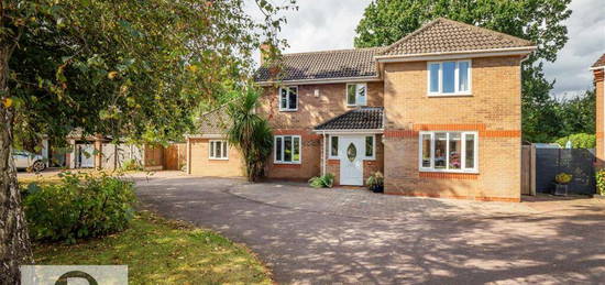 5 bedroom detached house for sale