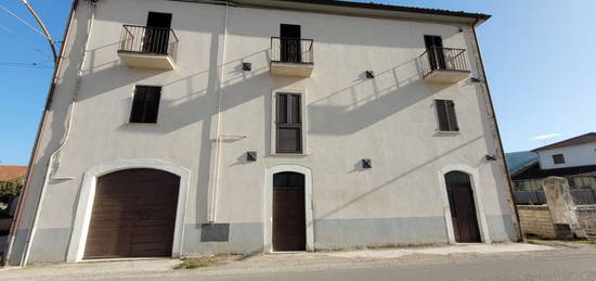 Rustico e casale in vendita in via Fonte Vecchia