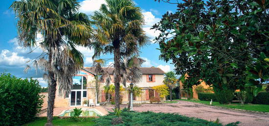 Maison d'exception avec piscine et jardin proche Miélan