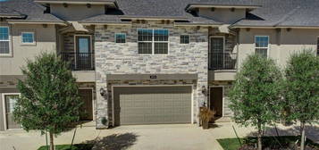 3435 Summerway Dr, College Station, TX 77845