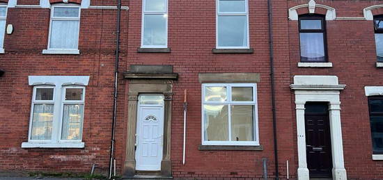 4 bed terraced house to rent