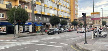 Piso en avenida Francisco de Legorburu en Villalegre - La Luz, Avilés