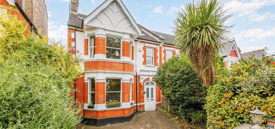 6 bed semi-detached house for sale