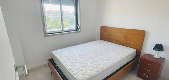 Arrendamento de Apartamento T2  na rua Casalinho da Ajuda