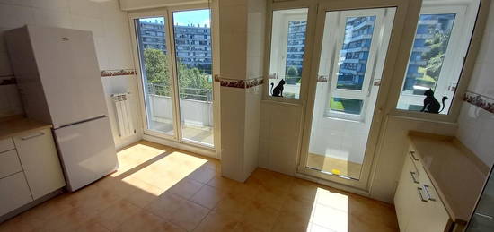 Piso en venta en Calle Los Caserios, 13, Centro