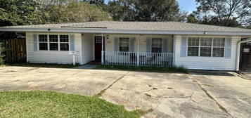 1630 Courthouse Rd, Gulfport, MS 39507