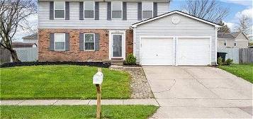 2015 Sherwood Forest Dr, Miamisburg, OH 45342