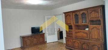 Apartament 2 camere de vanzare zona Boul Rosu