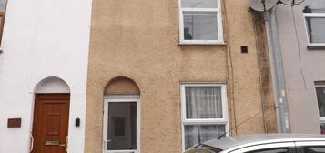 2 bedroom terraced house