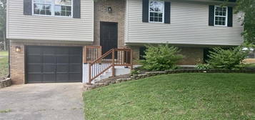 2009 Pleasant View Dr, Elizabethtown, KY 42701