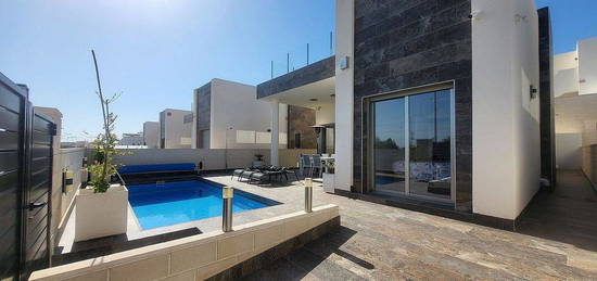 Chalet en calle Miño, Campos de Golf - Villa Martin - Los Dolses, Orihuela