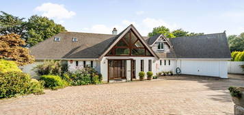 5 bed detached house for sale