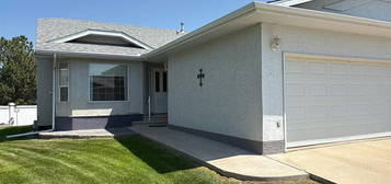 51 SW Ludor Close E, Brooks, AB T1R 1G2