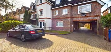 Flat to rent in Barbicus Court, Ray Park Avenue, Maidenhead, Berkshire SL6