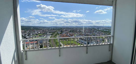 Geräumige Wohnung mit Blick zum Spessart mit Balkon