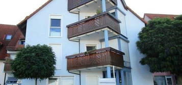 Helle 2-Zimmer-Dachgeschoss-ETW mit Balkon - Eckental / Wohnung mieten