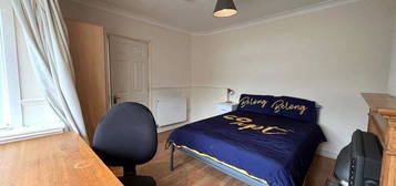 4 bed shared accommodation to rent