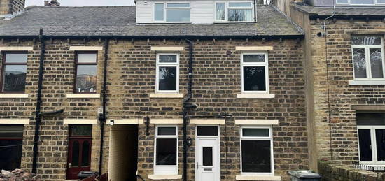 Terraced house to rent in Grasscroft Road, Marsh, Huddersfield HD1