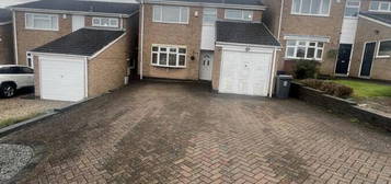 3 bedroom detached house