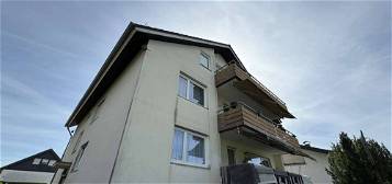 Schöne 4 Zimmerwohnung in Pforzheim - Huchenfeld mit 2 WCs und Marmorböden + Balkon und Einbauküche
