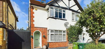 3 bed semi-detached house to rent