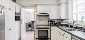 37 Abbeywood Trl, Toronto, ON M3B 3B4