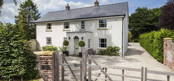 5 bed detached house for sale