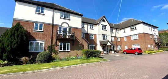 Flat for sale in Marlborough Road, Old Town, Swindon SN3