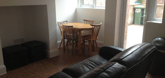 4 bed terraced house to rent