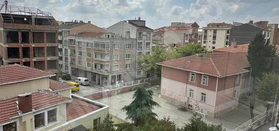 TEM GYD ŞEHRİN ORTASINDA EŞYALI KİRALIK 2+1 DAİRE.