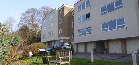 Flat for sale in Westview Road, Warlingham CR6